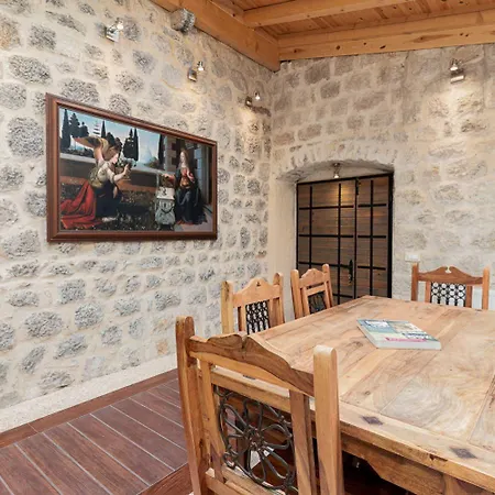 Sponza House Orahovo