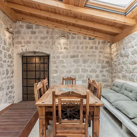 Sponza House Villa *